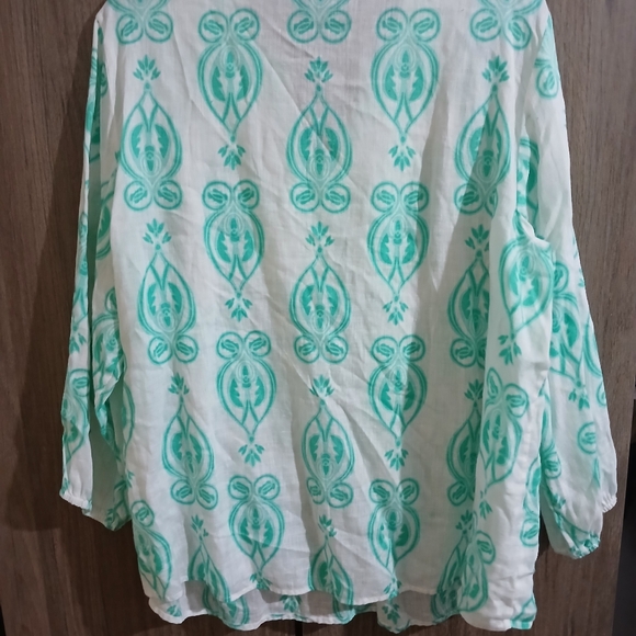 Green Paisley Women's Linen Top - Picture 6 of 6